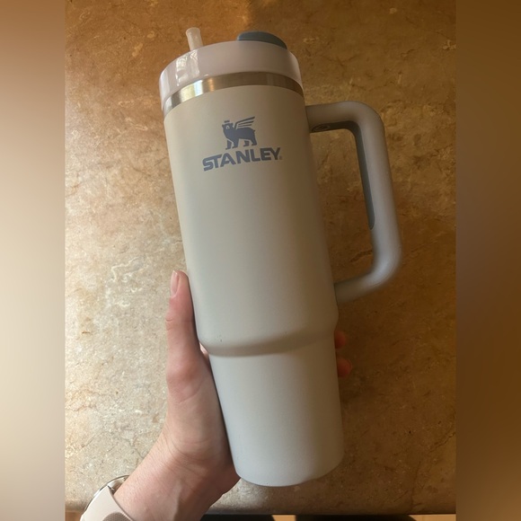 Stanley 30 oz - Picture 1 of 7